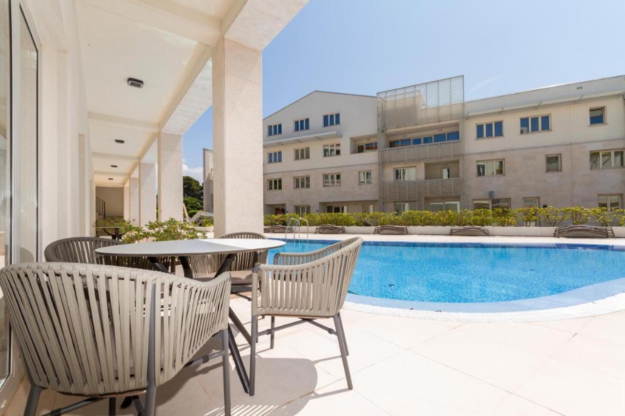 Lux Pool Suite Умаг Экстерьер фото